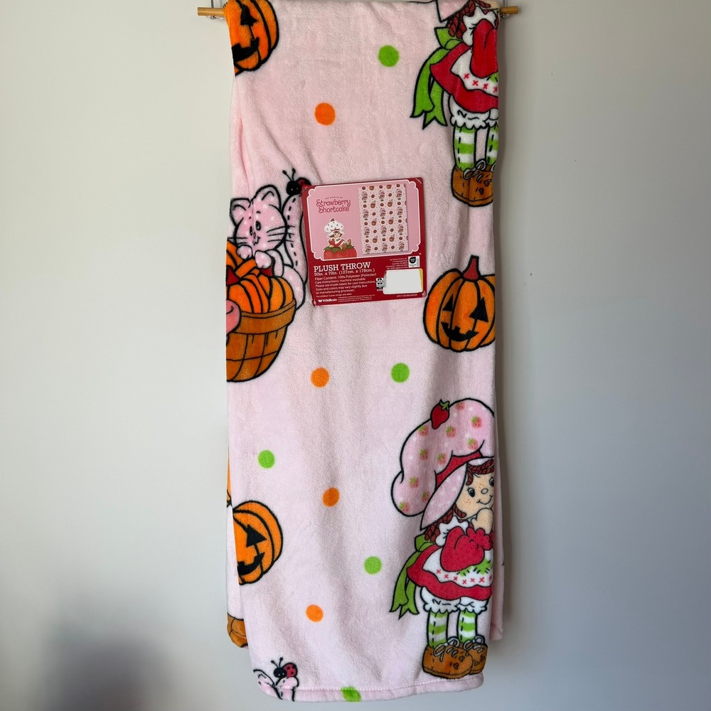 New Strawberry Shortcake 50x70 Halloween Pink Pumpkin Fall Autumn Custard Cat